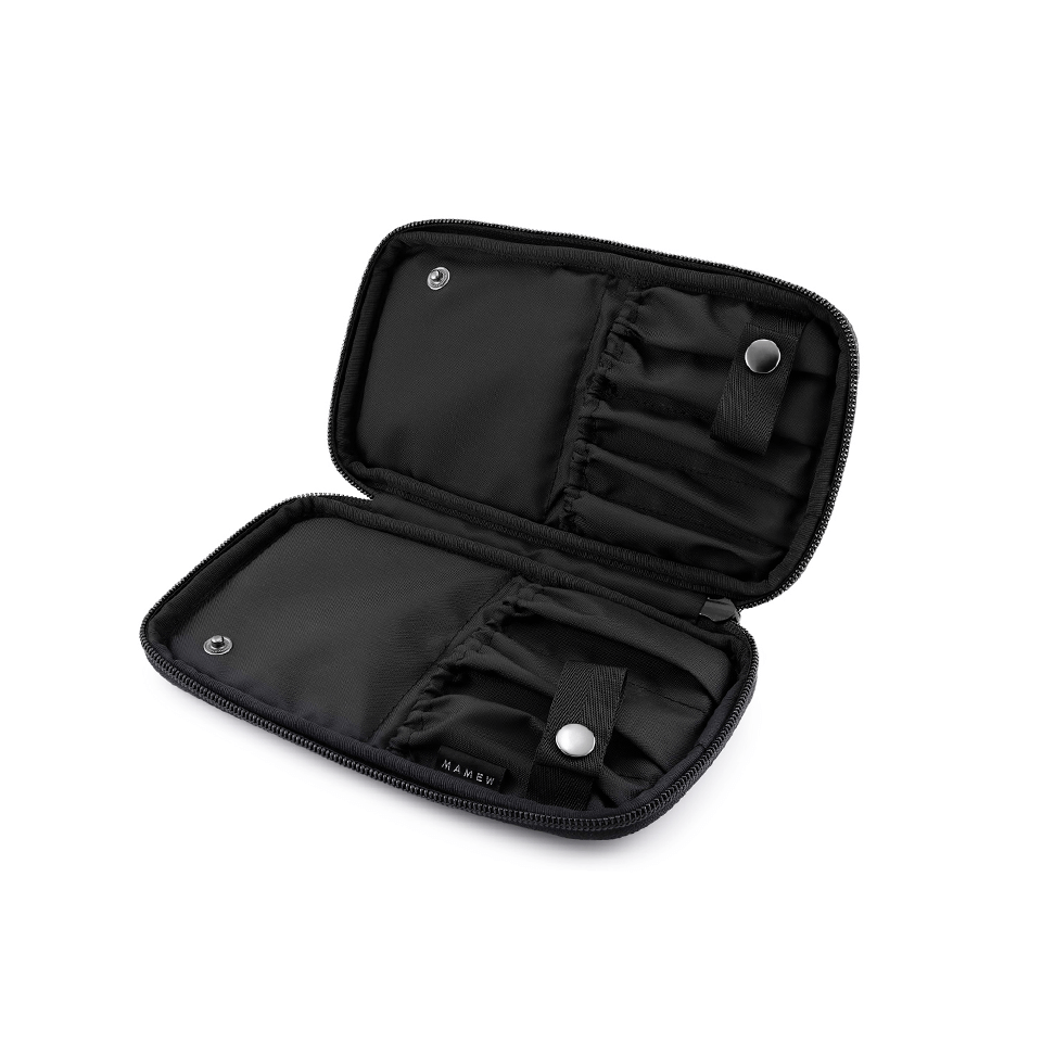 MAMEWのメイクブラシ4本セット＋ケース2個